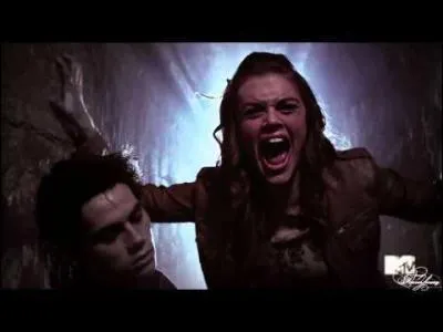 Quel(s) personnage(s) meurt à la fin de la saison 3 ?