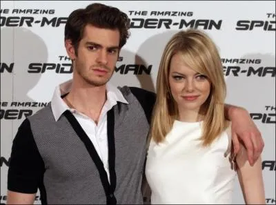 Avec qui est-elle en couple (octobre 2014) ?