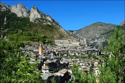 Vous allez passer vos vacances chez votre cousin Luc à Tende, dans quel département irez-vous ?