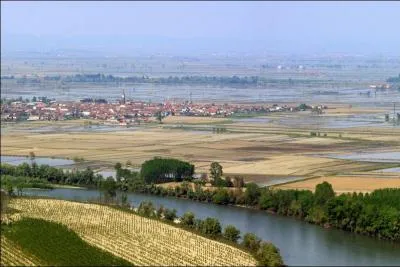 Quelle ville italienne ne se trouve pas dans la plaine du Pô ?