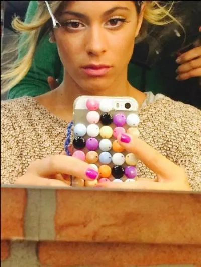 Qu'a-t-elle reçu pour son anniversaire (ses 17 ans) ?