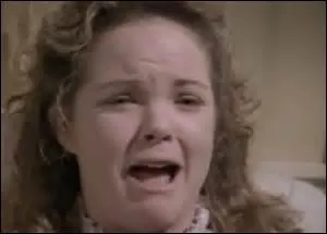 Des prisonniers dangereux se réfugient dans l'école pour aveugles des Kendall et d'Hester Sue. Le soir de leur passage, Mary reçoit sa sur dans la maison. Laquelle de ses surs est-ce ?