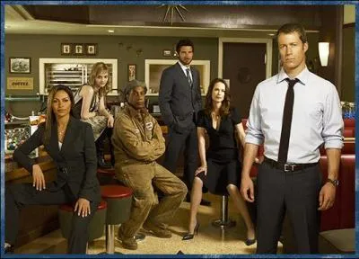 Pour le E, on a une base secrète, qui vise à réunir les plus grands esprits des Etats-Unis dans une petite ville, où ils pourront perfectionner l'armement de leur pays et les avancées scientifiques. Il s'agit de :