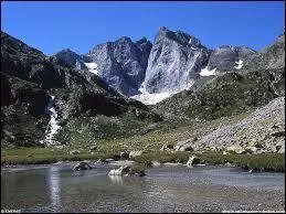 Dans quel massif situez-vous le Vignemale ?