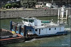 Comment appelle-ton ce genre de bateau ?