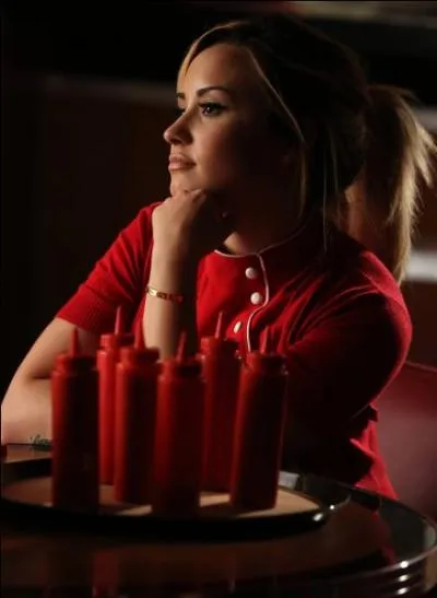 Quelle chanson a été reprise par la série 'Glee' ?