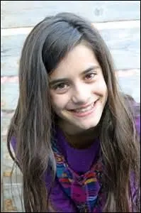 Quel est cette mignonne petite fille au caract&egrave;re bien marqu&eacute; ?