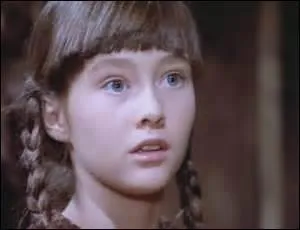 Qui Laura adopte-t-elle ?