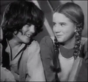 De quoi décède Albert, un des autres frères de Laura ?