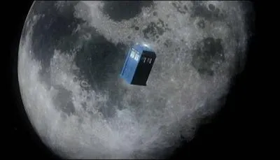 Dans l'épisode 7 de la saison 8, Clara envoie un message à la Terre et elle leur demande de choisir entre laisser vivre la créature ou la tuer, que décide la Terre ?