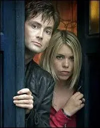 Dans l'épisode spécial de la saison 2, le Docteur demande à Rose :