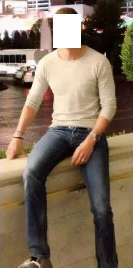 Il présente "Le Mag". C'est...