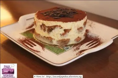 Mon premier peut être au but ou à l'arc.
Avec mon second, vous jouerez aux cartes.
Sous l'Ancien Régime, le sol était synonyme de mon troisième.
Mon tout est une spécialité italienne.