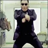 Quel est le nom du chanteur ?