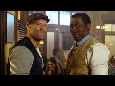 Avec quelle arme Christmas et Doc sont-ils très doués ?