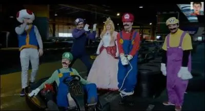 Quel est le nom du clip qu'il a réalisé avec d'autres youtubers ?