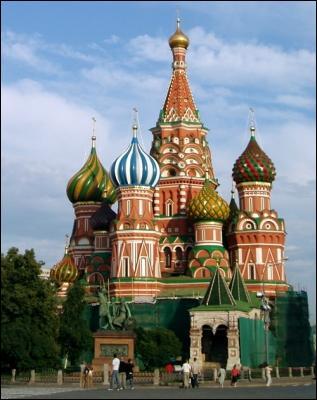 Symbole de l'architecture traditionnelle russe, au 16e siècle. Je suis :