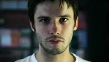 Qui est ce rappeur français dont une certaine chanson est considérée comme incitation à la violence contre les femmes.