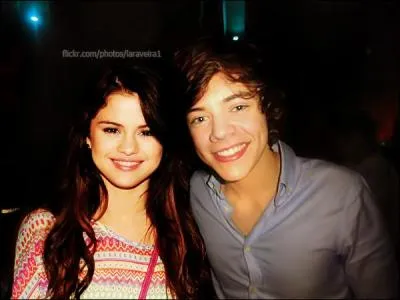 Avec qui est ce garçon ?