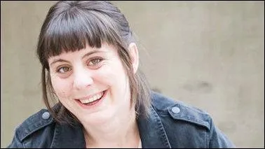 Comment s'appelle la meilleure amie des deux filles ?