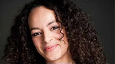 Comment s'appelle la meilleure amie de la mère d'Adam ?