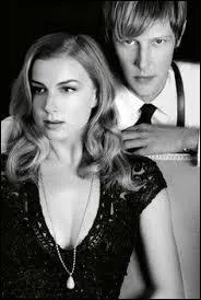 Qui l'aide à accomplir sa vengeance ?