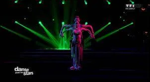 Rayane Bensetti danse avec Denitsa Ikonova. Quelle nouvelle danse ont-ils effectué lors du troisième prime ?