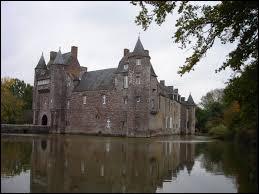 Voici le château de Trécesson, situé dans la commune Morbihannaise de Campénéac. Pour le voir, rendez-vous en région ...
