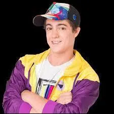 Comment s'appelle Facundo Gambandé dans "Violetta" ?