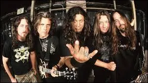 Originaire d'Oakland en Californie, ce groupe a débuté en 1983. Emmené par Chuck Billy, son redoutable vocaliste, ce groupe est l'auteur de réalisations comme "The New Order", "Practice What You Preach" ou encore "The Legacy". Quel est ce combo ?