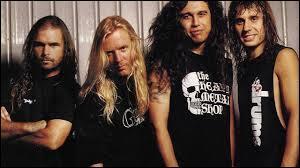 Véritable référence ultime du thrash metal, ce groupe californien est le géniteur d'albums tels que "Hell Awaits", "Divine Intervention", "Show no Mercy" ou encore "Reign in Blood". Il s'agit de :