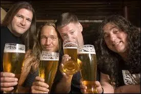 Cette formation thrash teutonne formée en 1982, vénère par-dessus tout la bière, véritable élixir de bonheur pour ses membres. Quel est ce groupe ?
