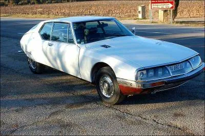 La SM est prsente en 1970, hlas, la crise ptrolire mettra un terme  sa carrire en 1975 ! Elle empruntait son moteur  un clbre constructeur, lequel ?