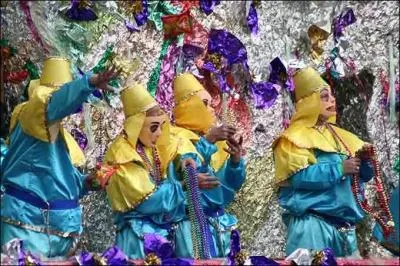 « Ce n'est pas ------- aujourd'hui ! » est une exclamation adressée ironiquement ou employée à propos d'une personne dont l'------- ressemble à un déguisement.