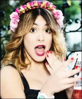 Comment s'appelle la mère de Violetta ?