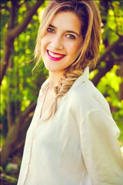 Angie va-t-elle rentrer de France ?