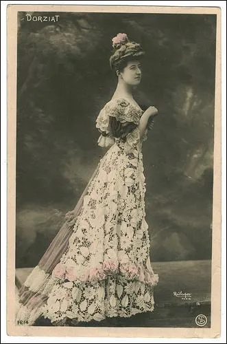 Le 30 novembre 1979 : décès à Biarritz de ... qui s'est imposée au théâtre avant d'entreprendre à l'âge de 56 ans une carrière de vedette de cinéma !