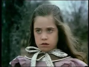 Ce n'est que bien plus tard que Cassandra Cooper, sur de James, fait la connaissance de Nancy Oleson ! Elles s'adoreront, comme des surs. Est-ce juste ?