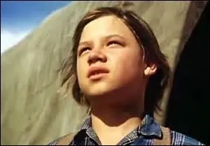 Vrai ou faux ? Elmer Dobkins a une multitude d'amis.