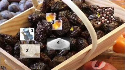 Voilà un panier contenant les ingrédients pour faire une spécialité d'un flan de consistance prise.
Quel est l'intrus ?