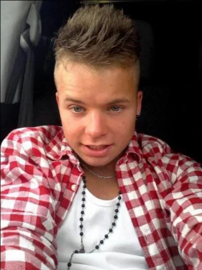 Avec quelle chanteuse Ma2x a-t-il fait "Sex Friends" ?