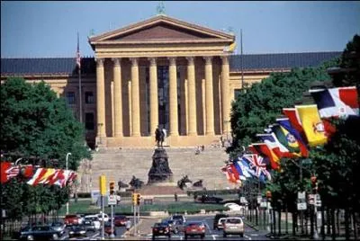 Où sont situées les légendaires marches que Rocky gravit au cours de la saga ?