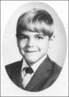 Quelle célébrité se cache sous cette photo d'enfant ?