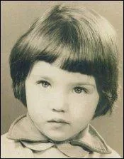 Quelle célébrité se cache sous cette photo d'enfant ?