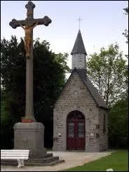 Le village Ornais de Longuenoë se trouve en région ...