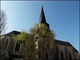 Meslay-du-Maine est un village des Pays-de-la-Loire situé dans le département ...