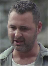 Saison 1 : Pourquoi Shane frappe-t-il Ed lorsqu'ils sont au bord du lac ?