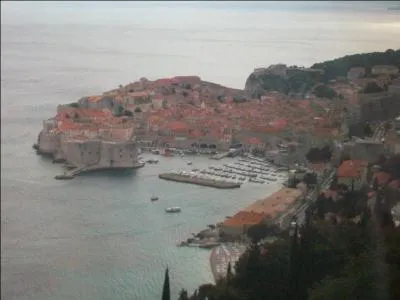 Quel nom porte aujourd'hui l'ancienne cité de Raguse ?