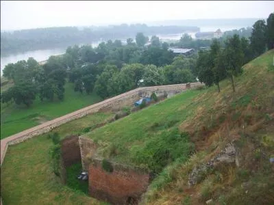 Lequel de ces pays ne possède pas d'accès à la mer ?