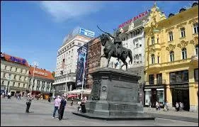 Dans quelle ville pourrez-vous boire un café sur la place Ban-Jelačić ?